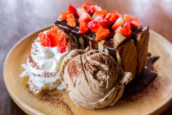 Savourez nos glaces gourmandes faites maison.